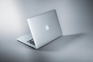 opieka nad macbookiem
